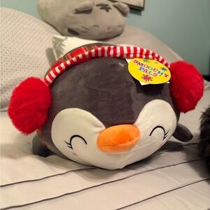 Smoochy Pals penguin pillow